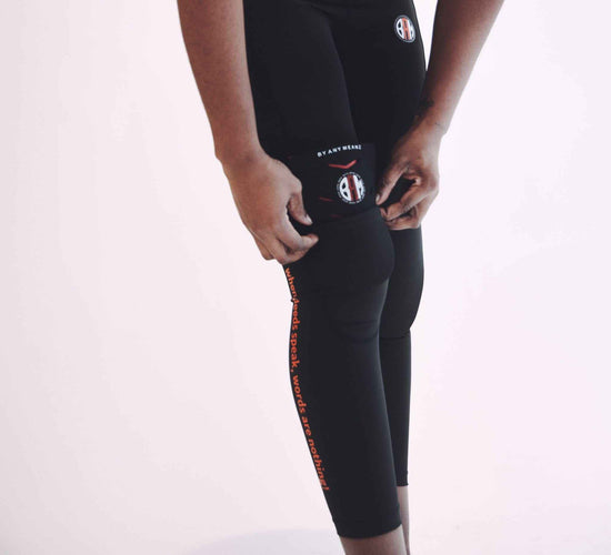 Removable knee pad compression leggings for athletic training
